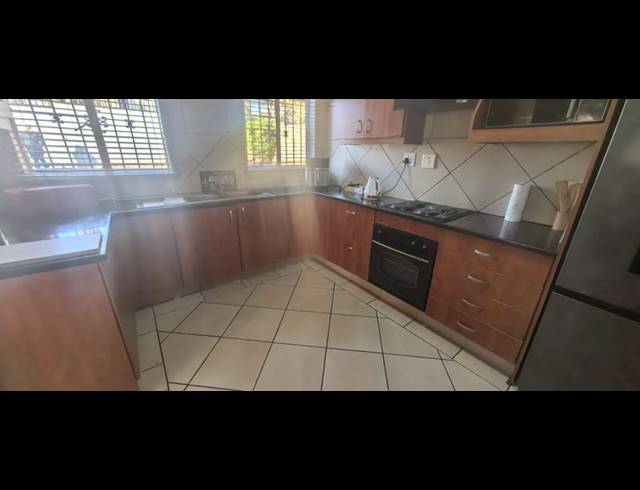 4 BEDROOM HOUSE FOR SALE IN LINDHAVEN